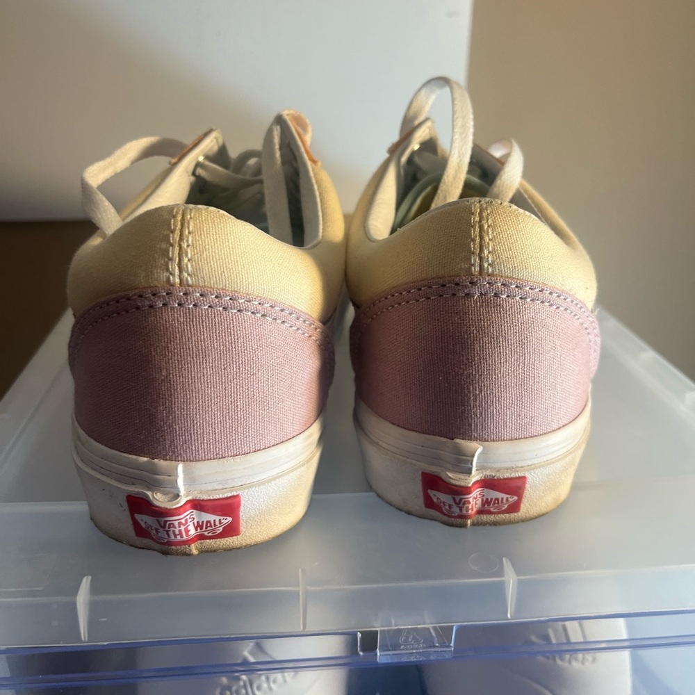 One Time Release Easter Van Old Skool! Size 9 - image 1